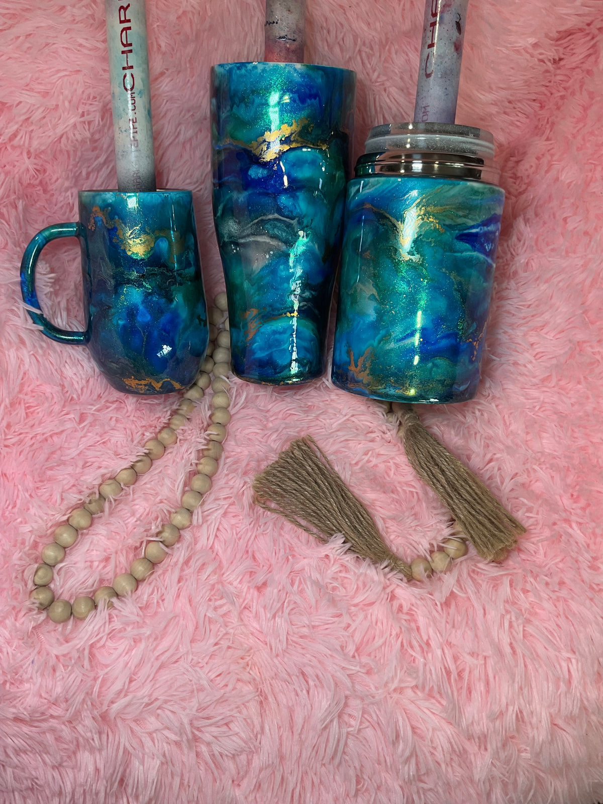 Blue bundle x3 / 16 oz mug , 32 oz , 26 oz food container .