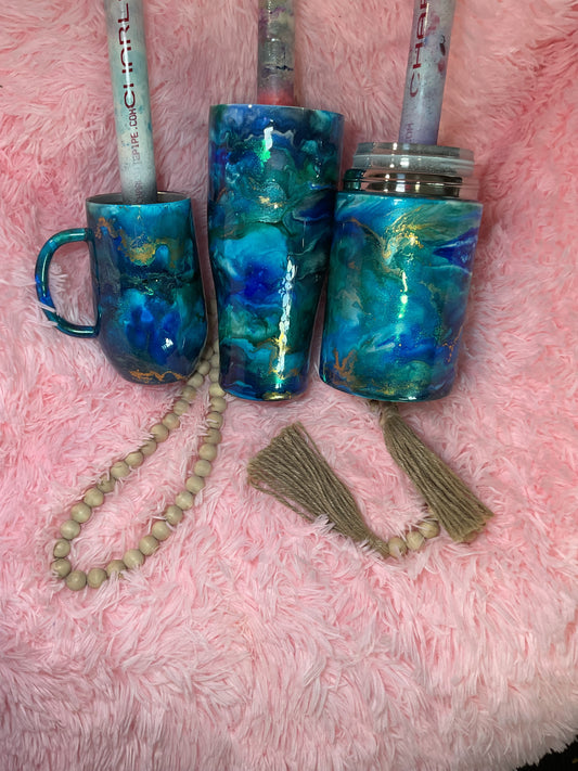 Blue bundle x3 / 16 oz mug , 32 oz , 26 oz food container .