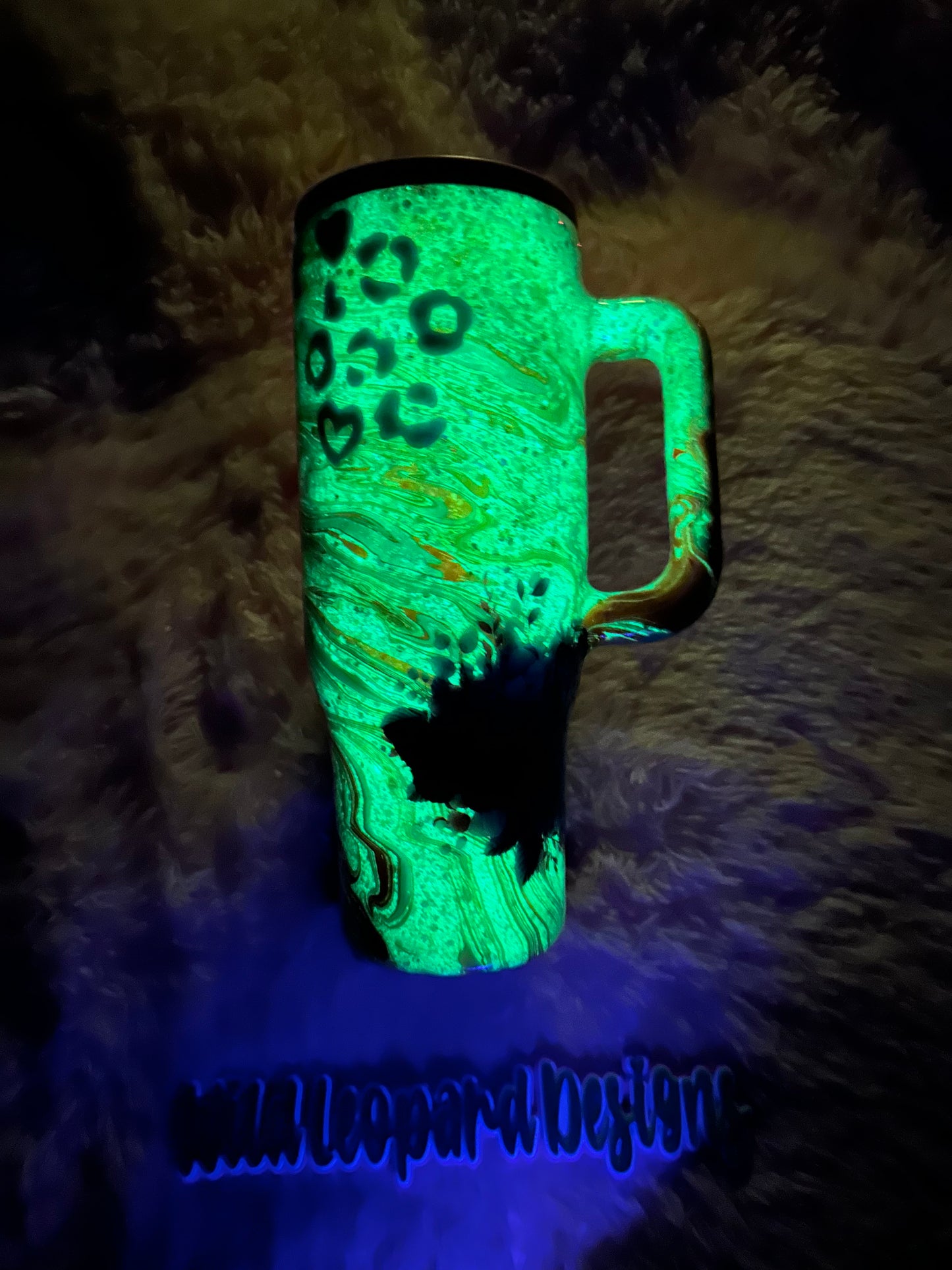 32- 40 oz teal and coral  hydro dip flowers flip lid ( be happy in the moment) glows