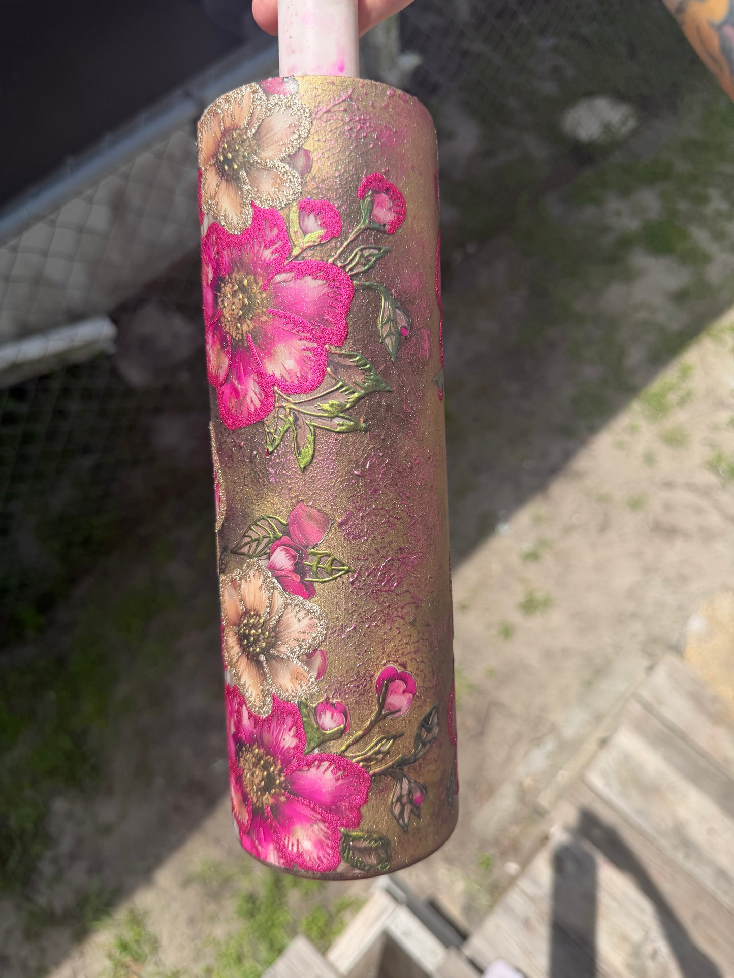 30 oz pink hand glitter
