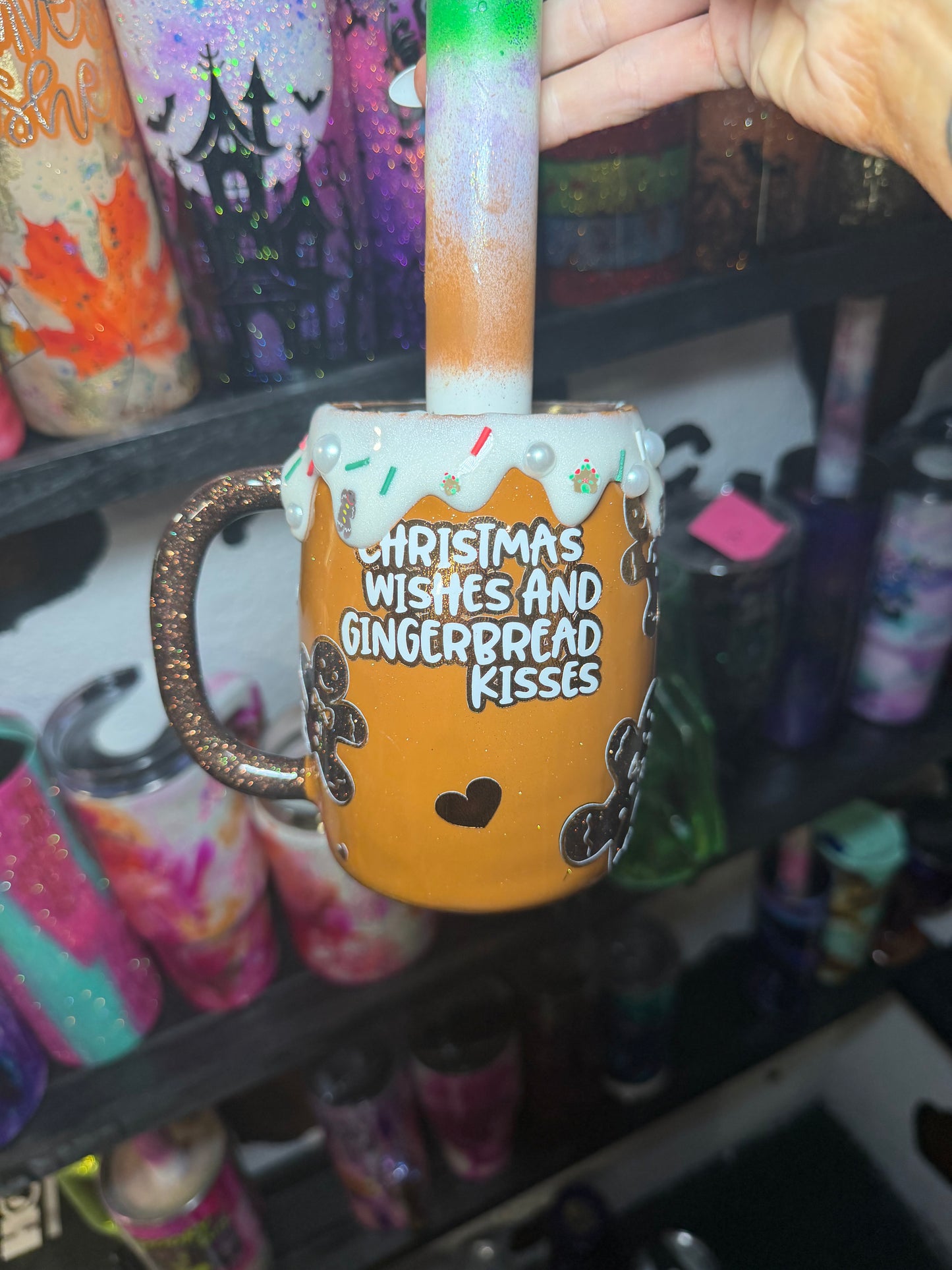 Gingerbread with drip