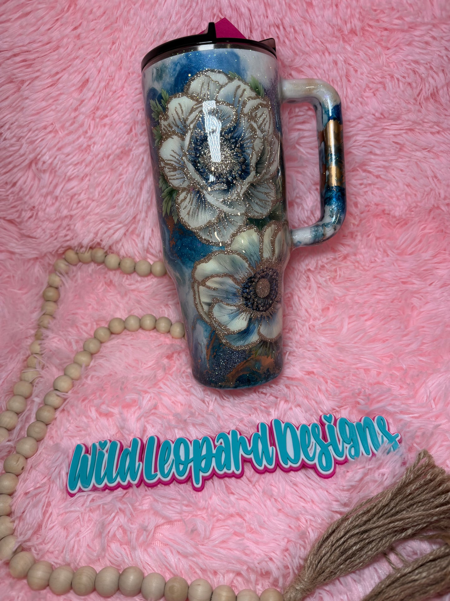 100- 40 oz marble . Hand glitter outline